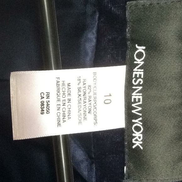 Velvet jacket Jones New York. Size 10 Never worn - Picture 2 of 2